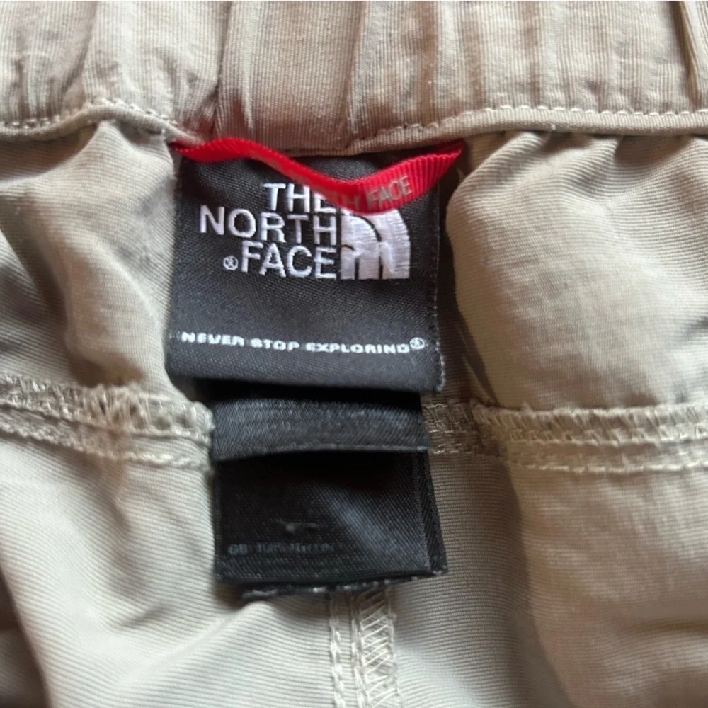 The North Face Men’s XL Outdoor/Hiking Convertible Pants.